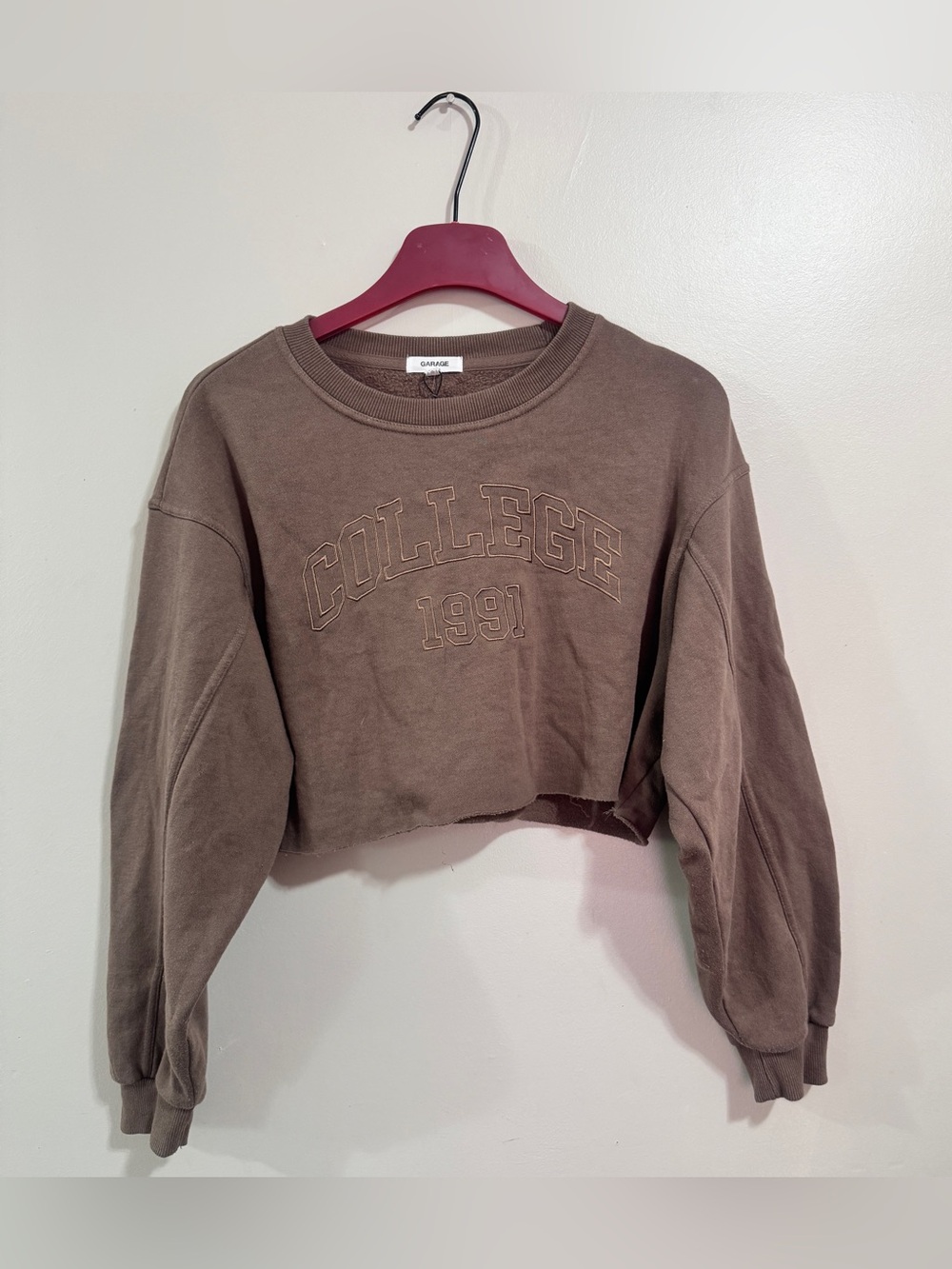 Garage College 1991 Brown Cropped Sweatshirt Graphic Crewneck Collegiate Style